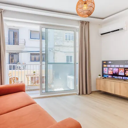 Comfortable Duplex In Msida By Quicktrips *