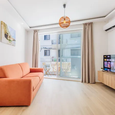 Comfortable Duplex In Msida By Quicktrips *