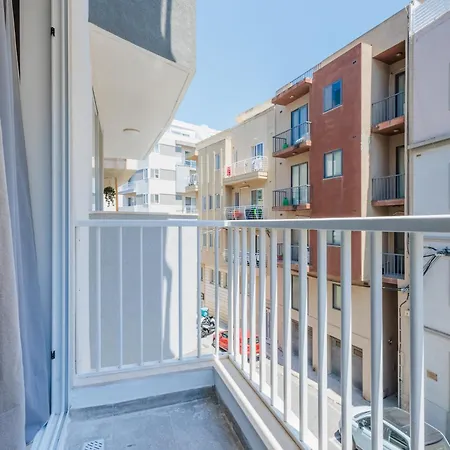 Comfortable Duplex In Msida By Quicktrips Apartment *